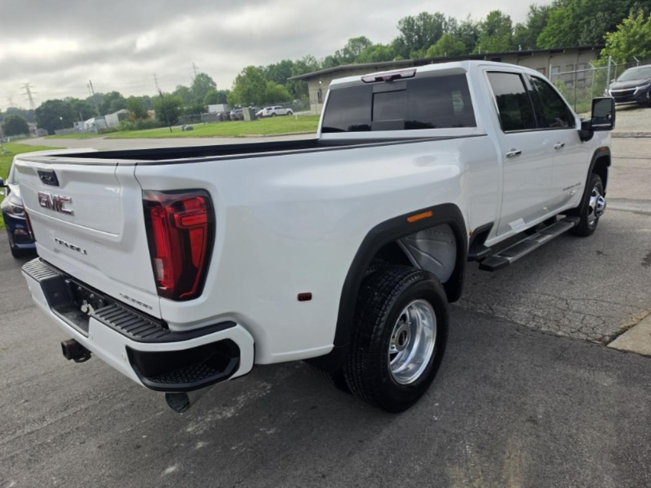 GMC Sierra 3500HD Denali Crew Cab Long Box 4WD 2022