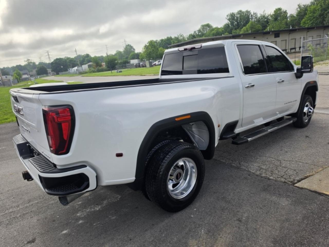 GMC Sierra 3500HD Denali Crew Cab Long Box 4WD 2022