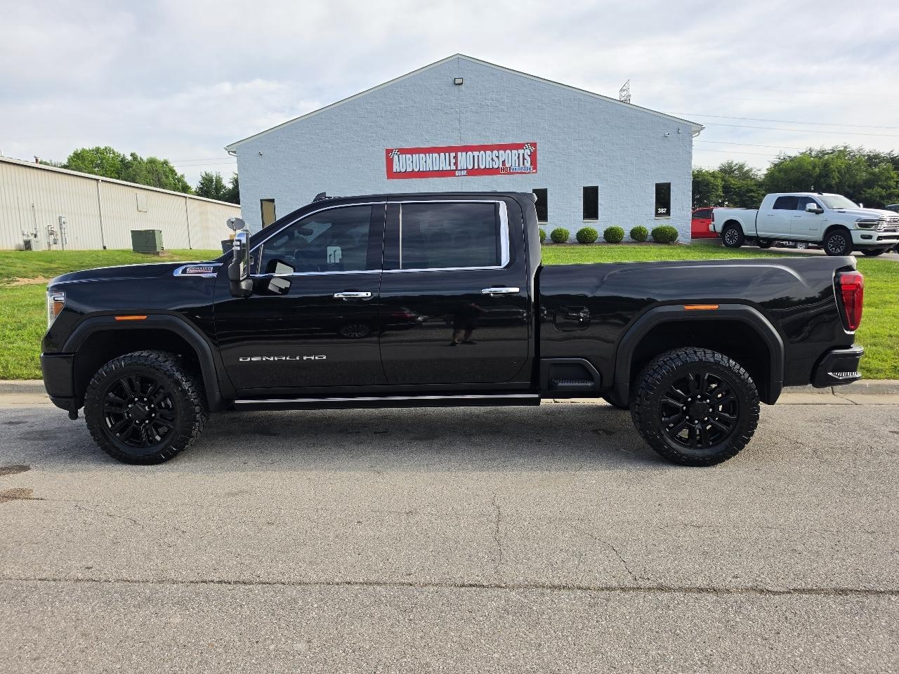 GMC Sierra 2500HD Denali Crew Cab 4WD SB 2022