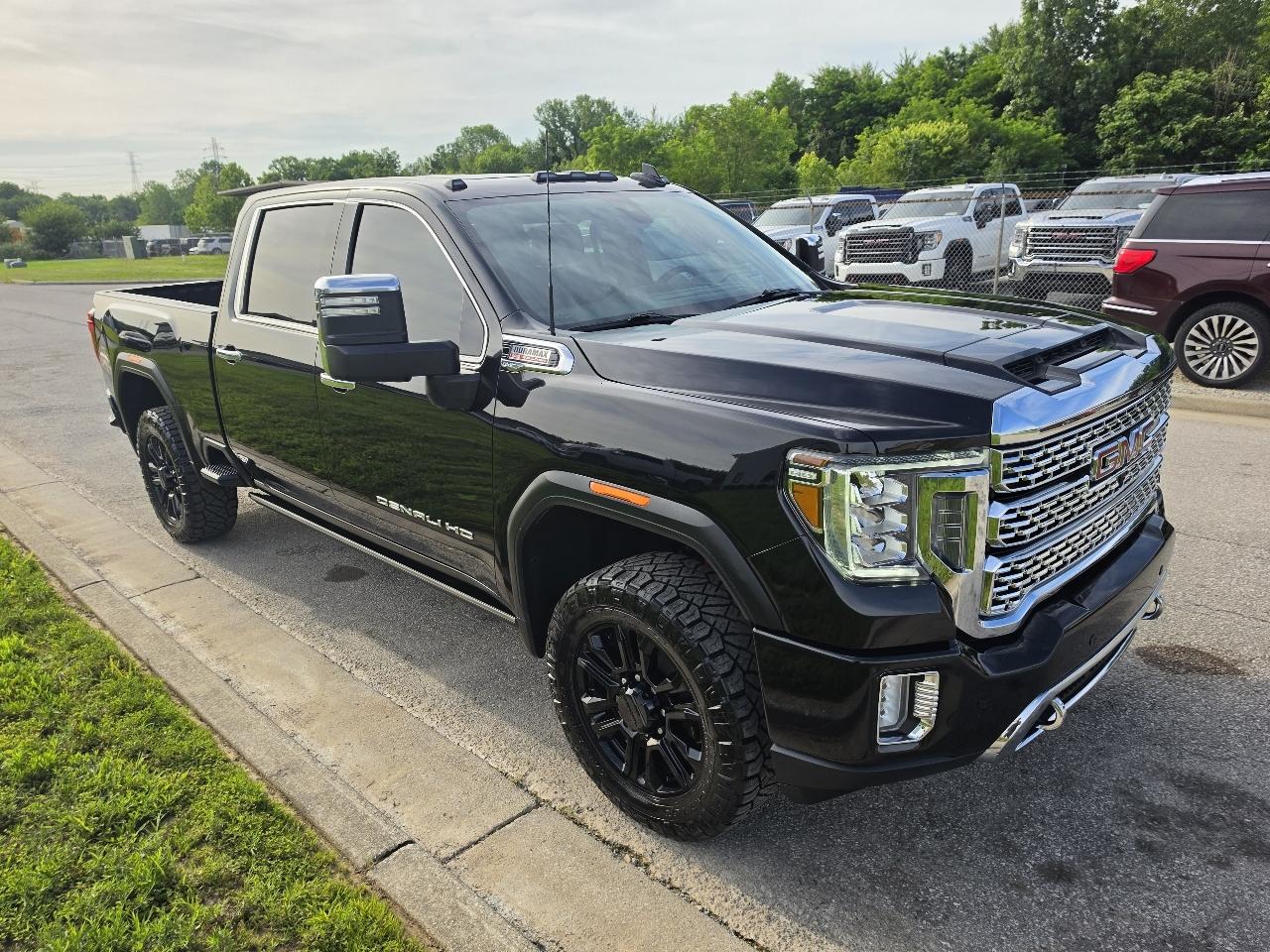 GMC Sierra 2500HD Denali Crew Cab 4WD SB 2022