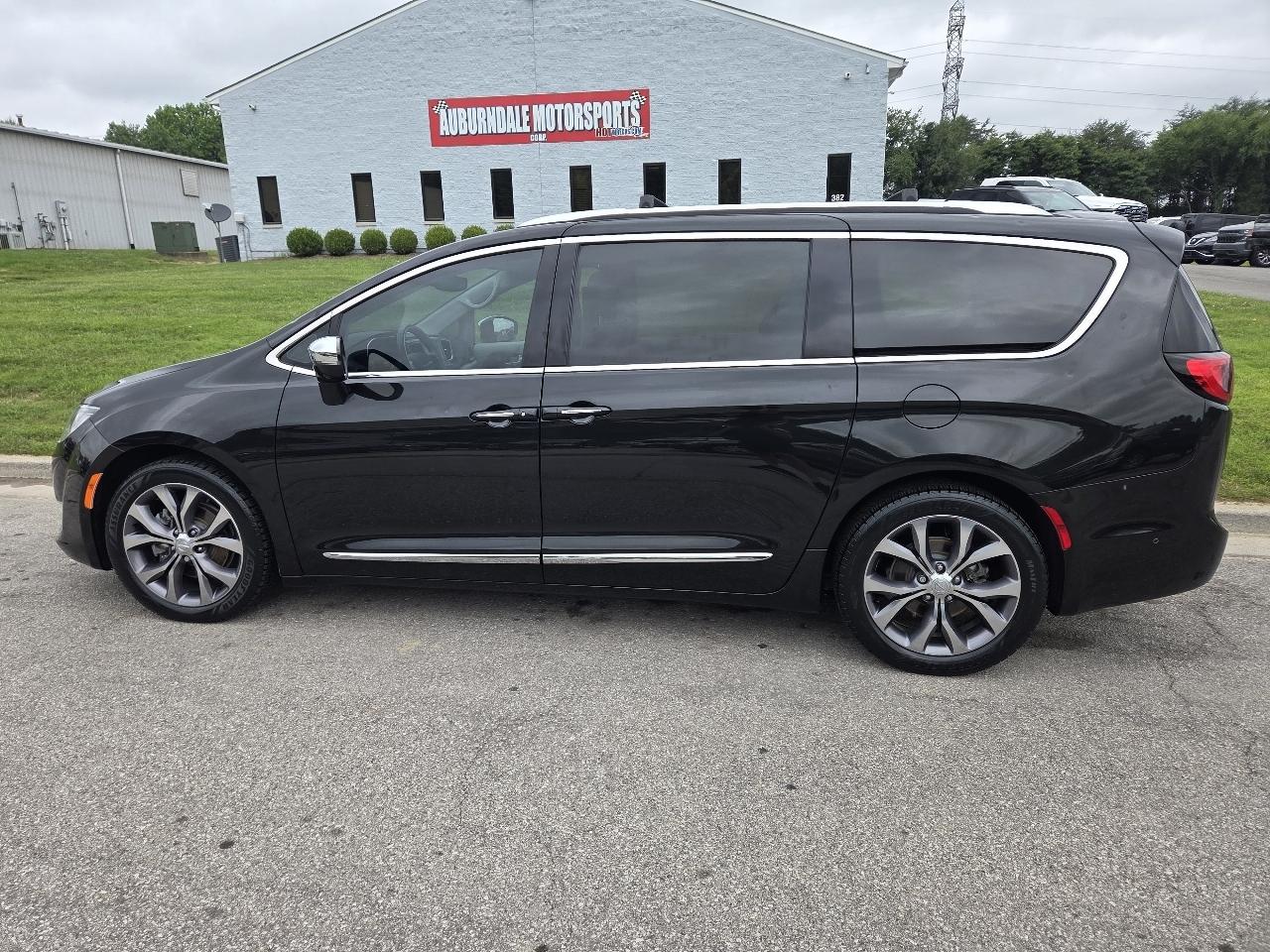 Chrysler Pacifica Limited 2017