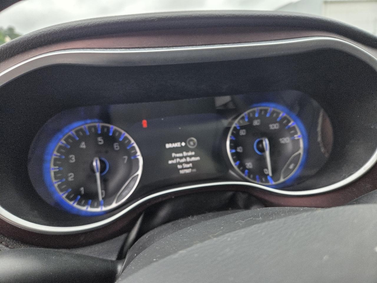 Chrysler Pacifica Limited 2017