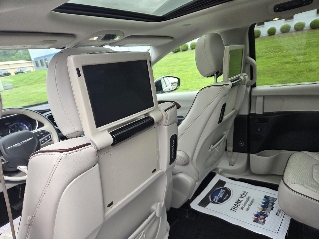 Chrysler Pacifica Limited 2017