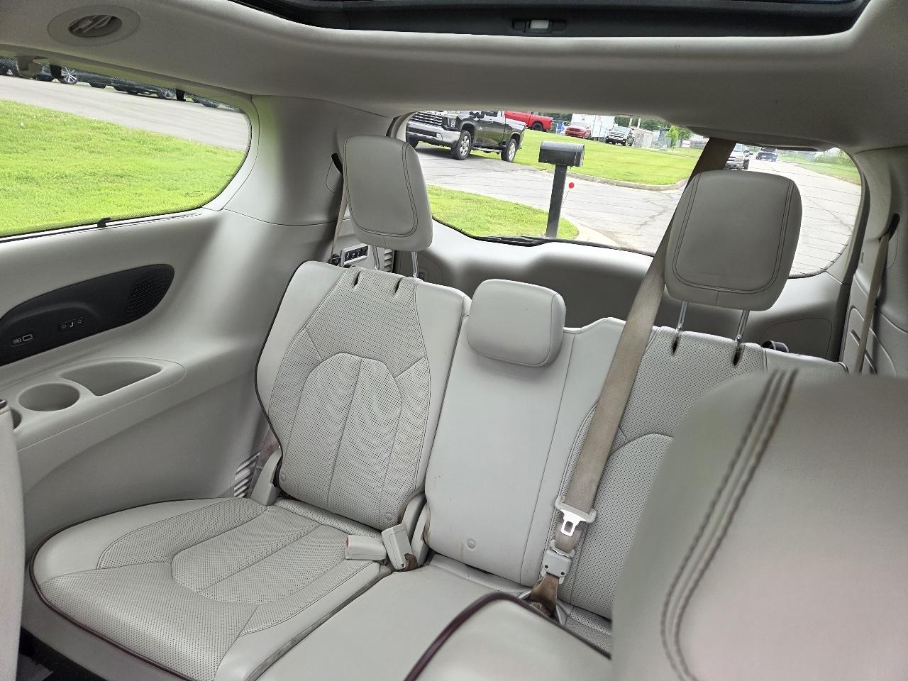 Chrysler Pacifica Limited 2017