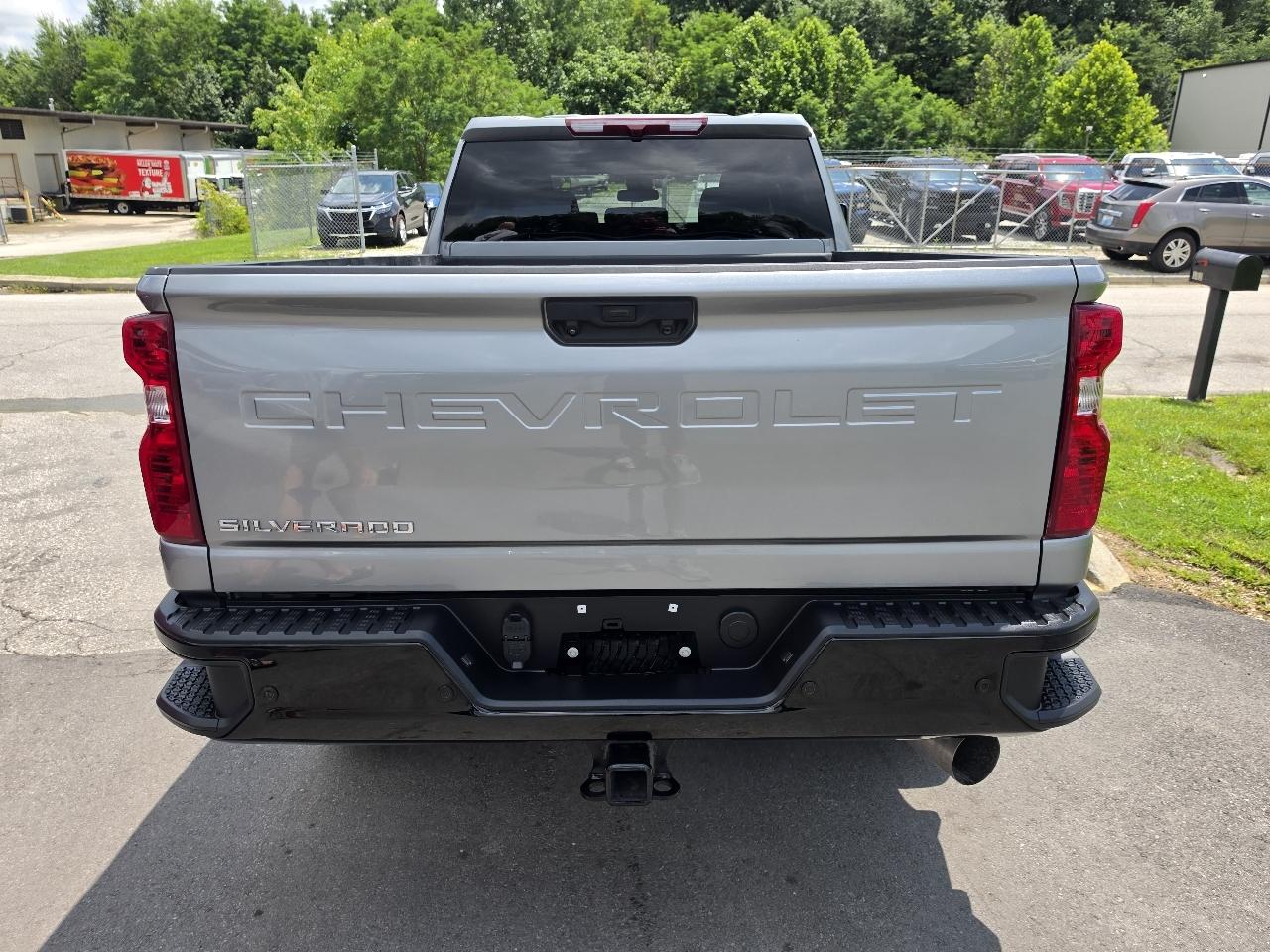 Chevrolet Silverado 2500HD 4WD Crew Cab 159" Custom 2025
