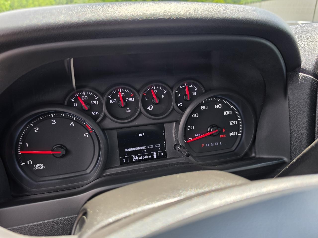 Chevrolet Silverado 2500HD 4WD Crew Cab 159" Custom 2025