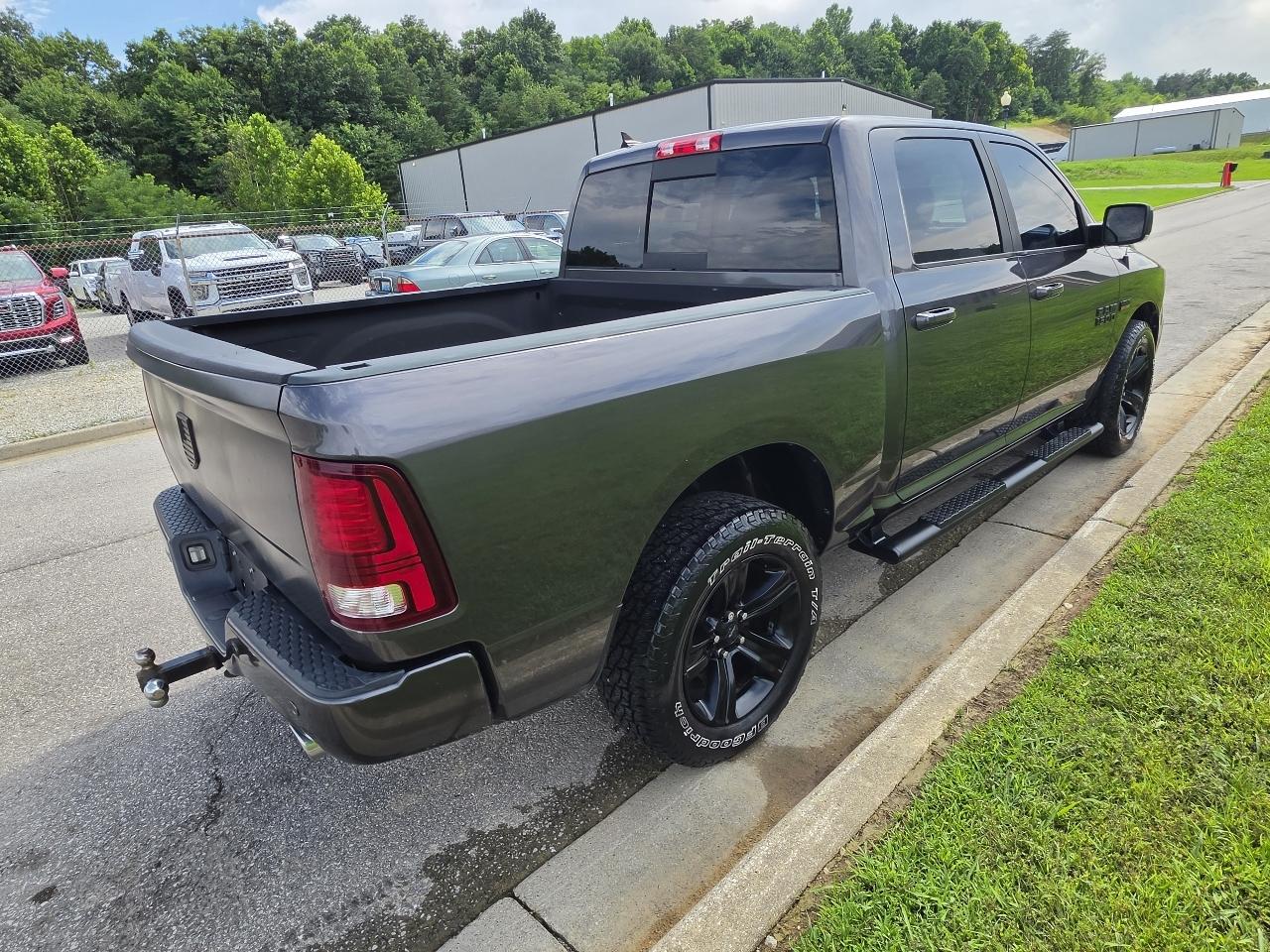 RAM 1500 4WD Crew Cab 140.5" Sport 2018