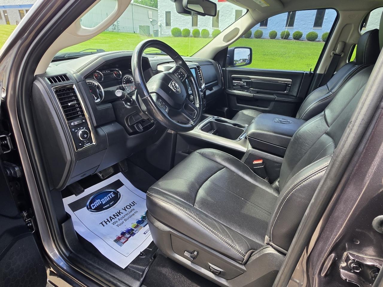 RAM 1500 4WD Crew Cab 140.5" Sport 2018