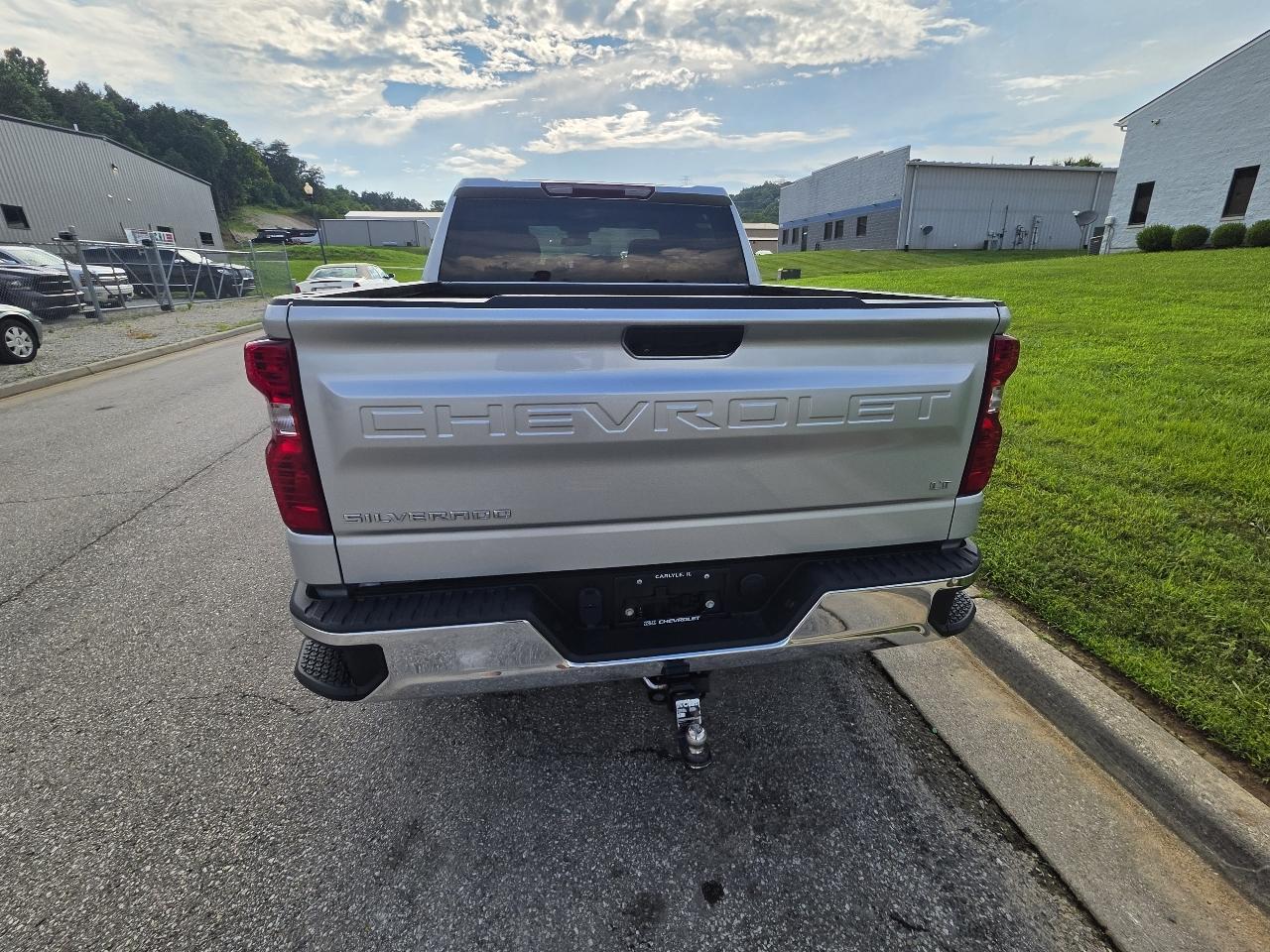 Chevrolet Silverado 1500 4WD Crew Cab 143.5" LT w/1LT 2022