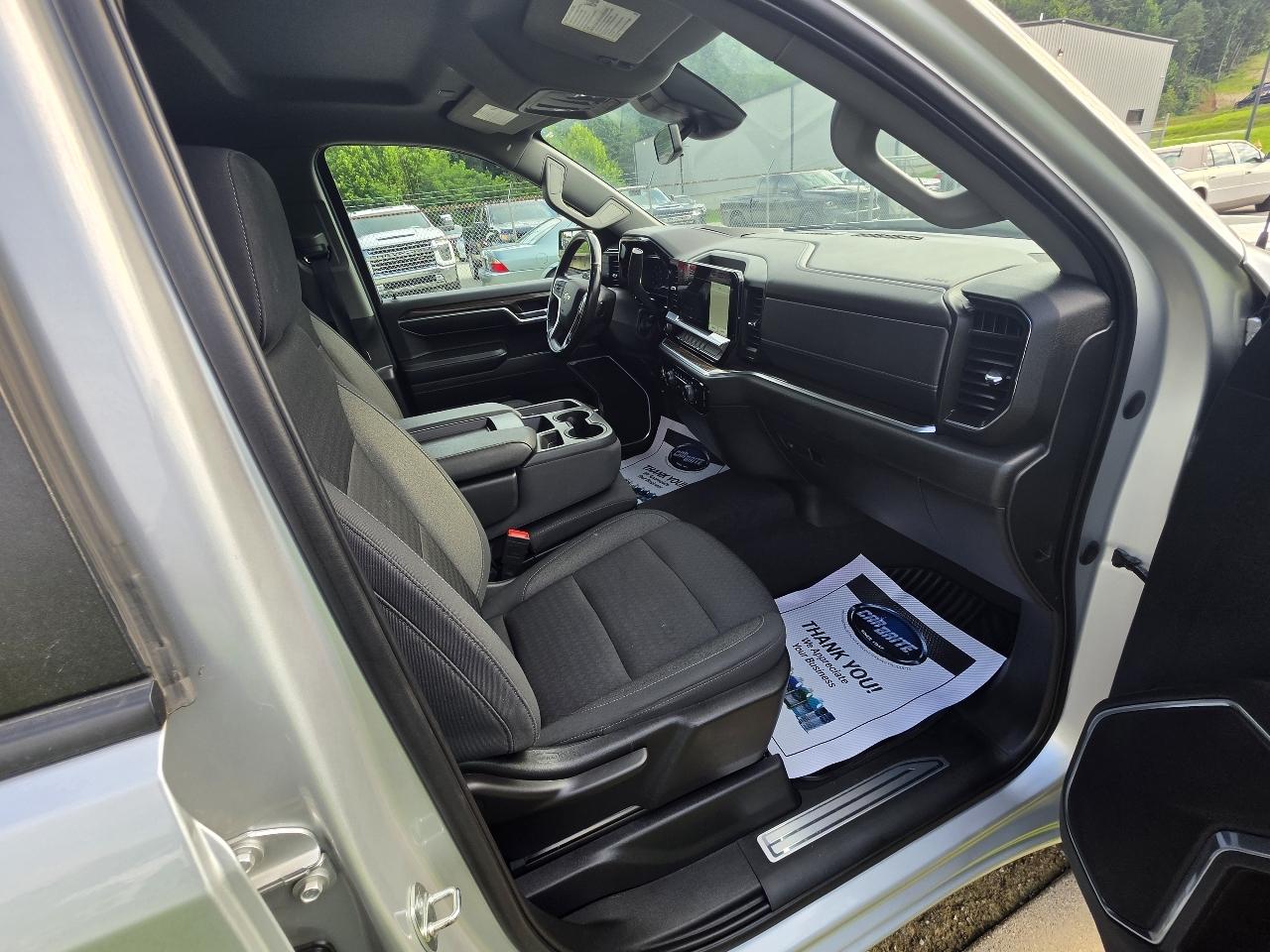 Chevrolet Silverado 1500 4WD Crew Cab 143.5" LT w/1LT 2022
