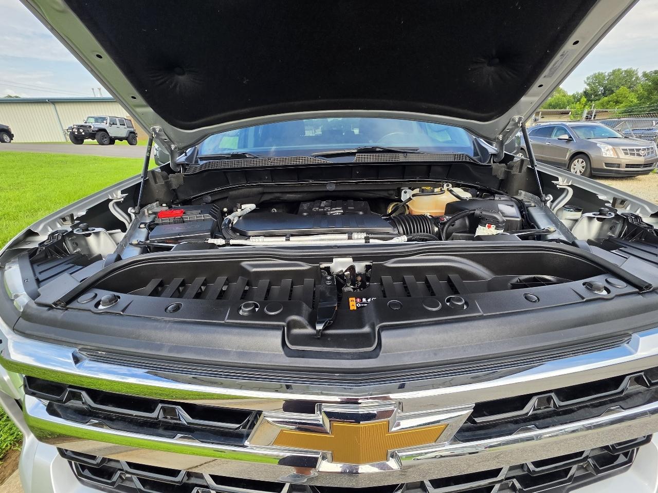 Chevrolet Silverado 1500 4WD Crew Cab 143.5" LT w/1LT 2022