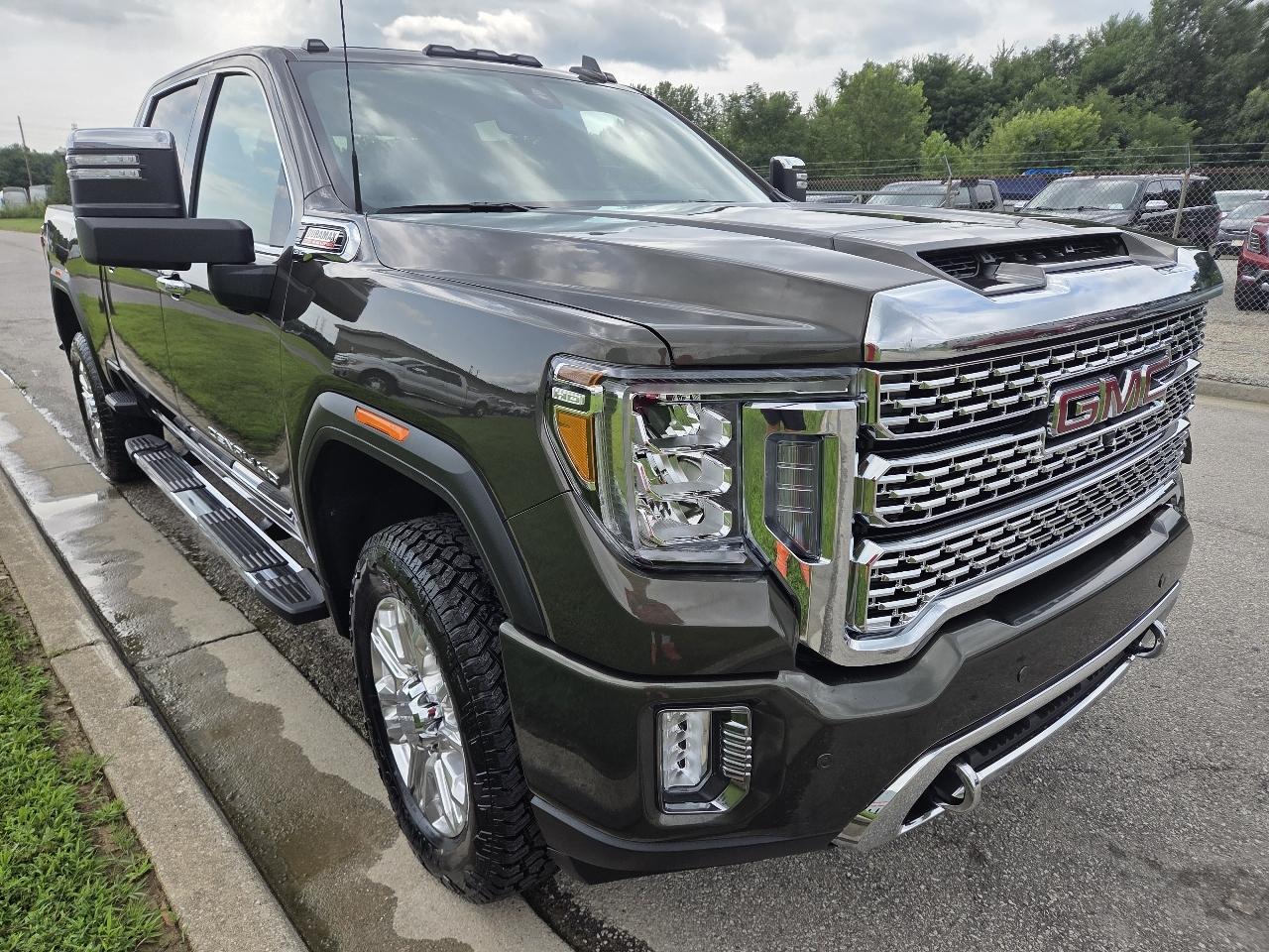 GMC Sierra 3500HD Denali Ultimate Crew Cab 4WD 2023