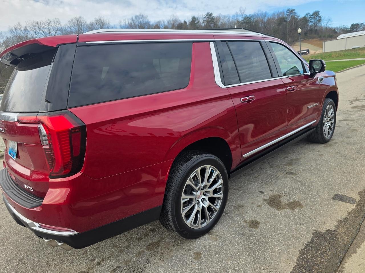GMC Yukon XL Denali 4WD 2025