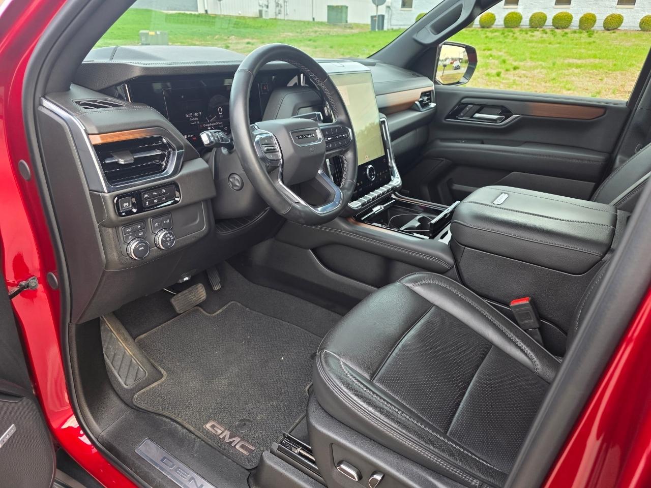 GMC Yukon XL Denali 4WD 2025