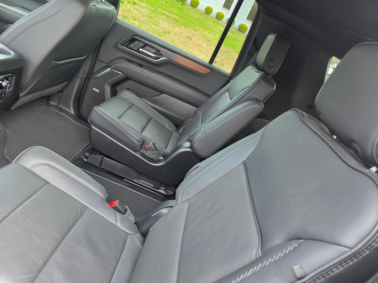 GMC Yukon XL Denali 4WD 2025