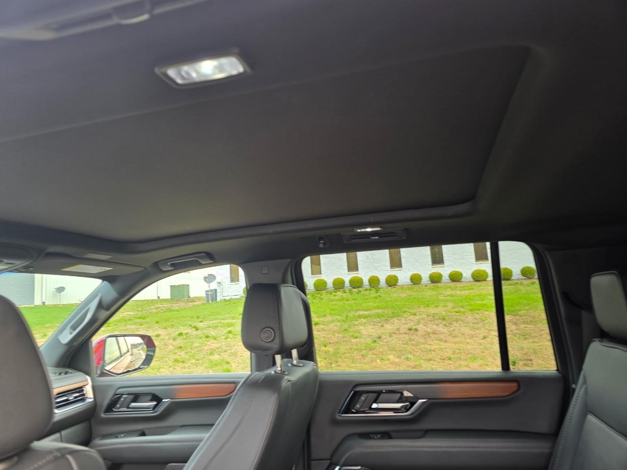 GMC Yukon XL Denali 4WD 2025