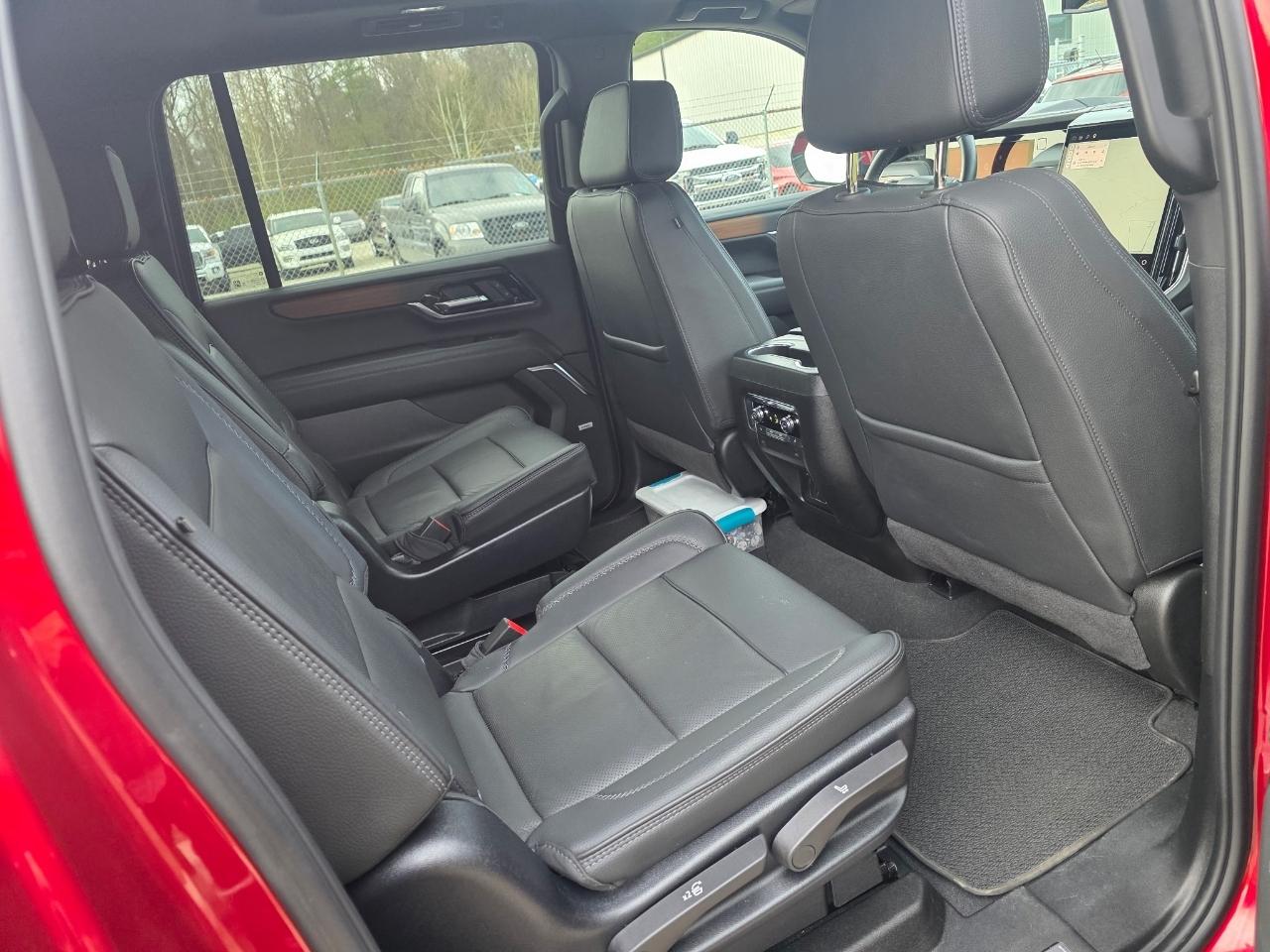GMC Yukon XL Denali 4WD 2025