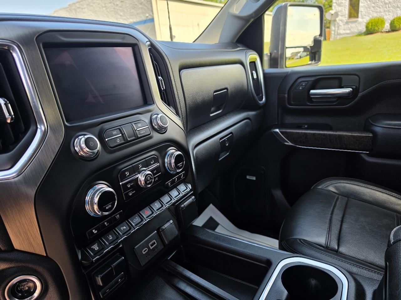 GMC Sierra 2500HD Denali Crew Cab 4WD SB 2023