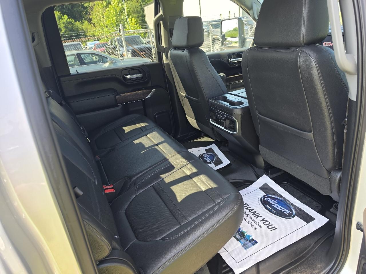 GMC Sierra 2500HD Denali Crew Cab 4WD SB 2023