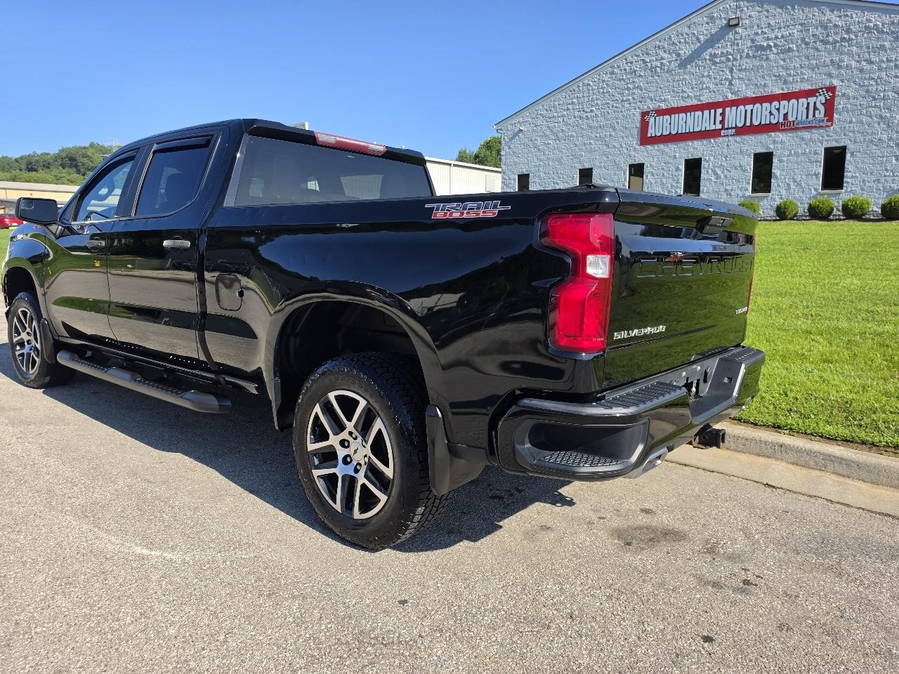 Chevrolet Silverado 1500 4WD Crew Cab 157" Custom Trail Boss 2020