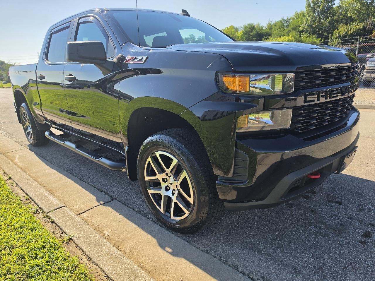 Chevrolet Silverado 1500 4WD Crew Cab 157" Custom Trail Boss 2020