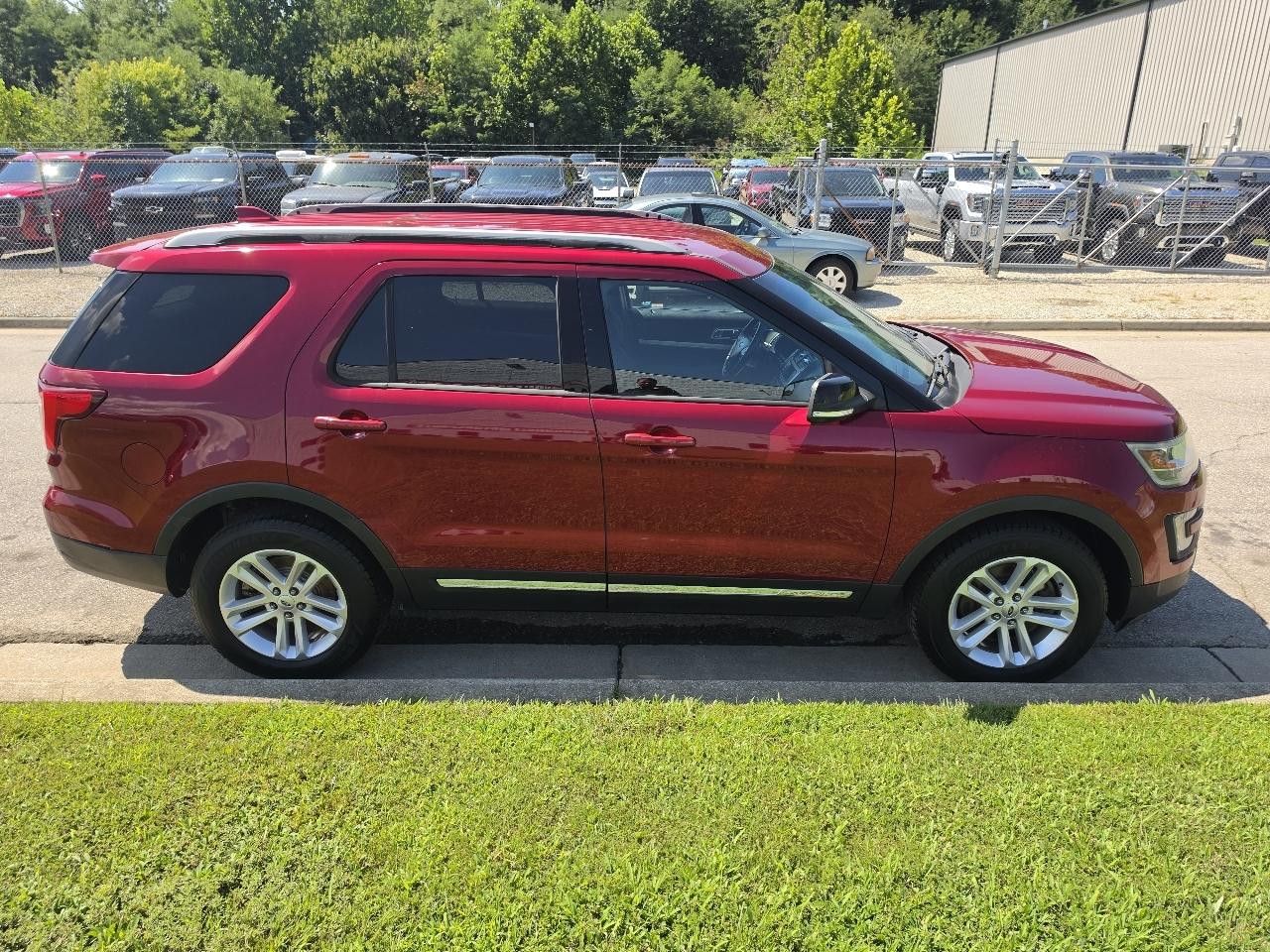 Ford Explorer 2WD 4dr V6 XLT 2017