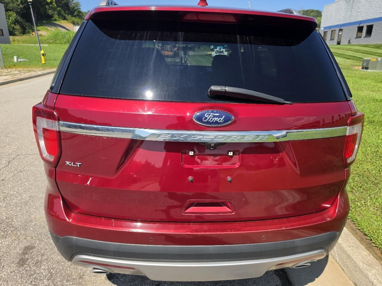 Ford Explorer 2WD 4dr V6 XLT 2017