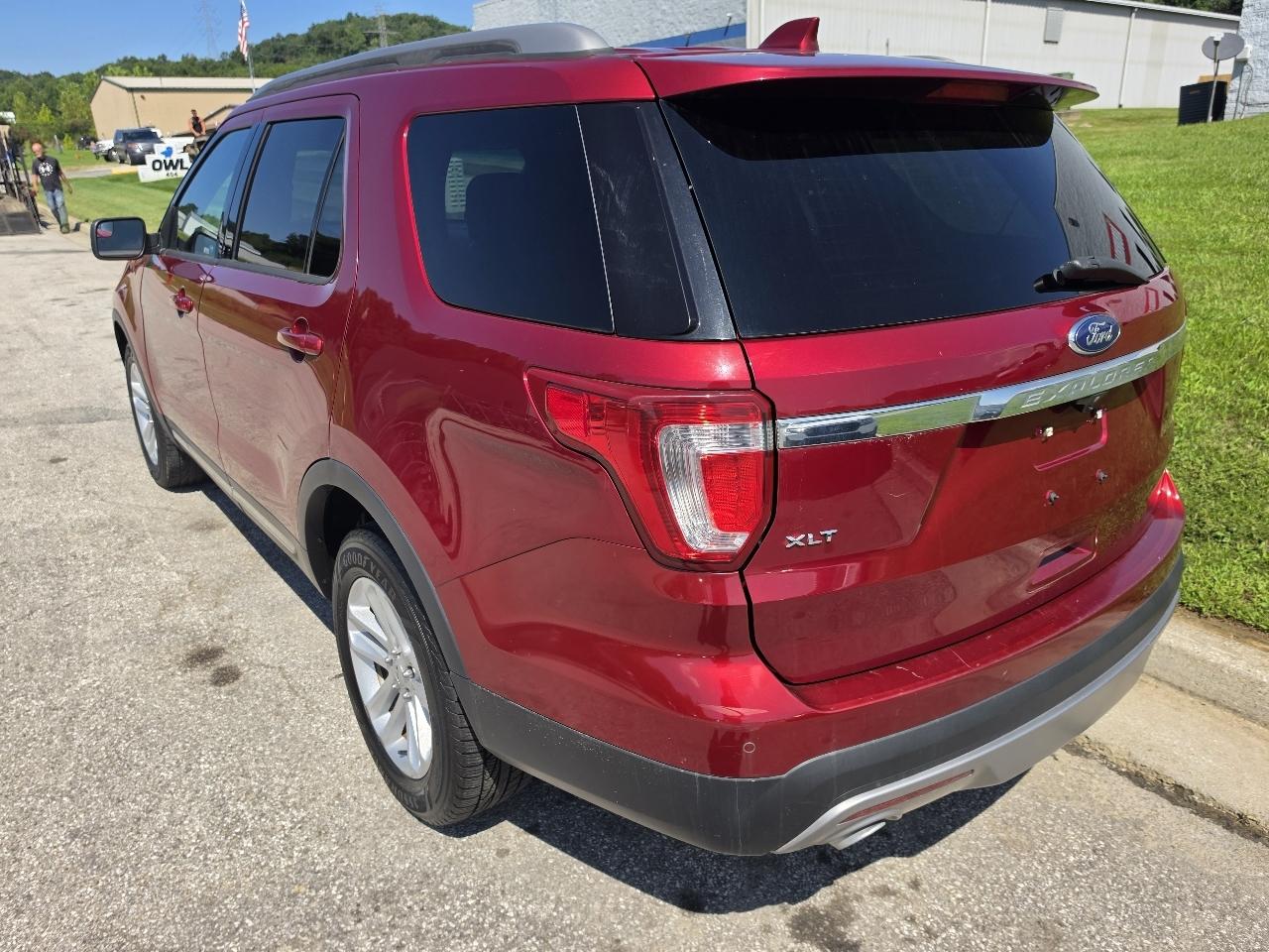 Ford Explorer 2WD 4dr V6 XLT 2017