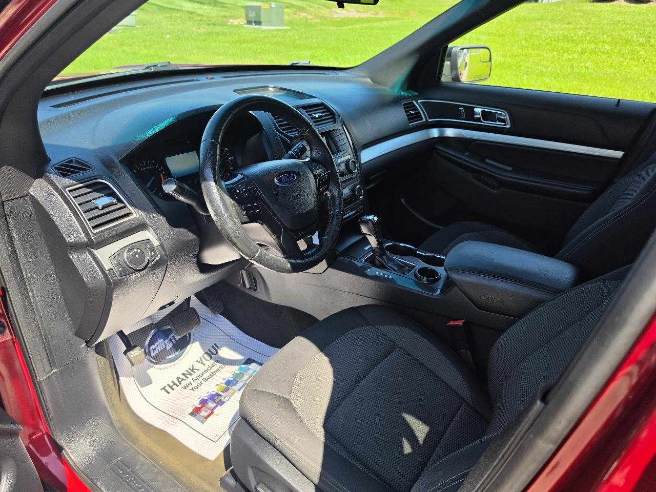 Ford Explorer 2WD 4dr V6 XLT 2017