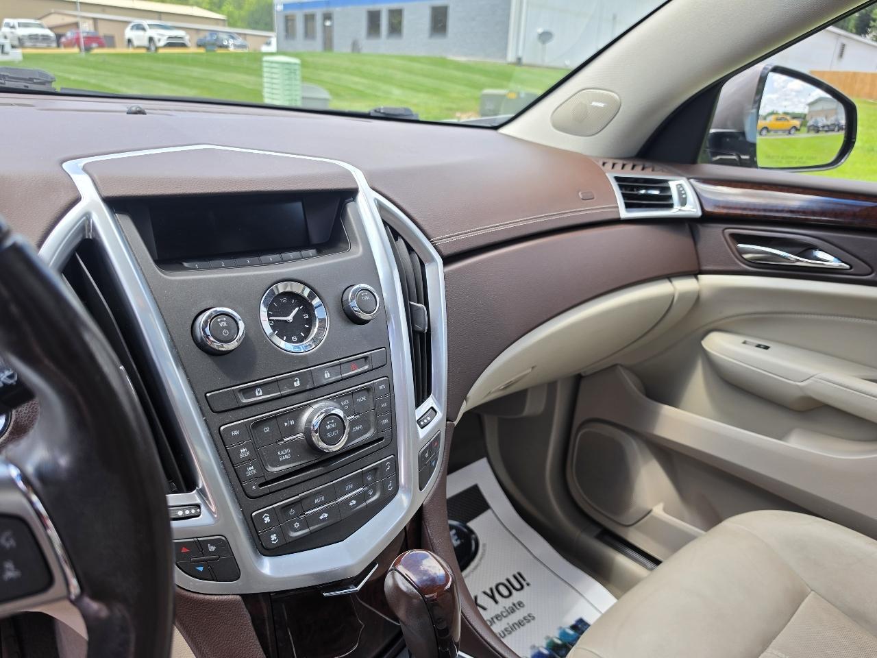 Cadillac SRX Luxury Collection 2011