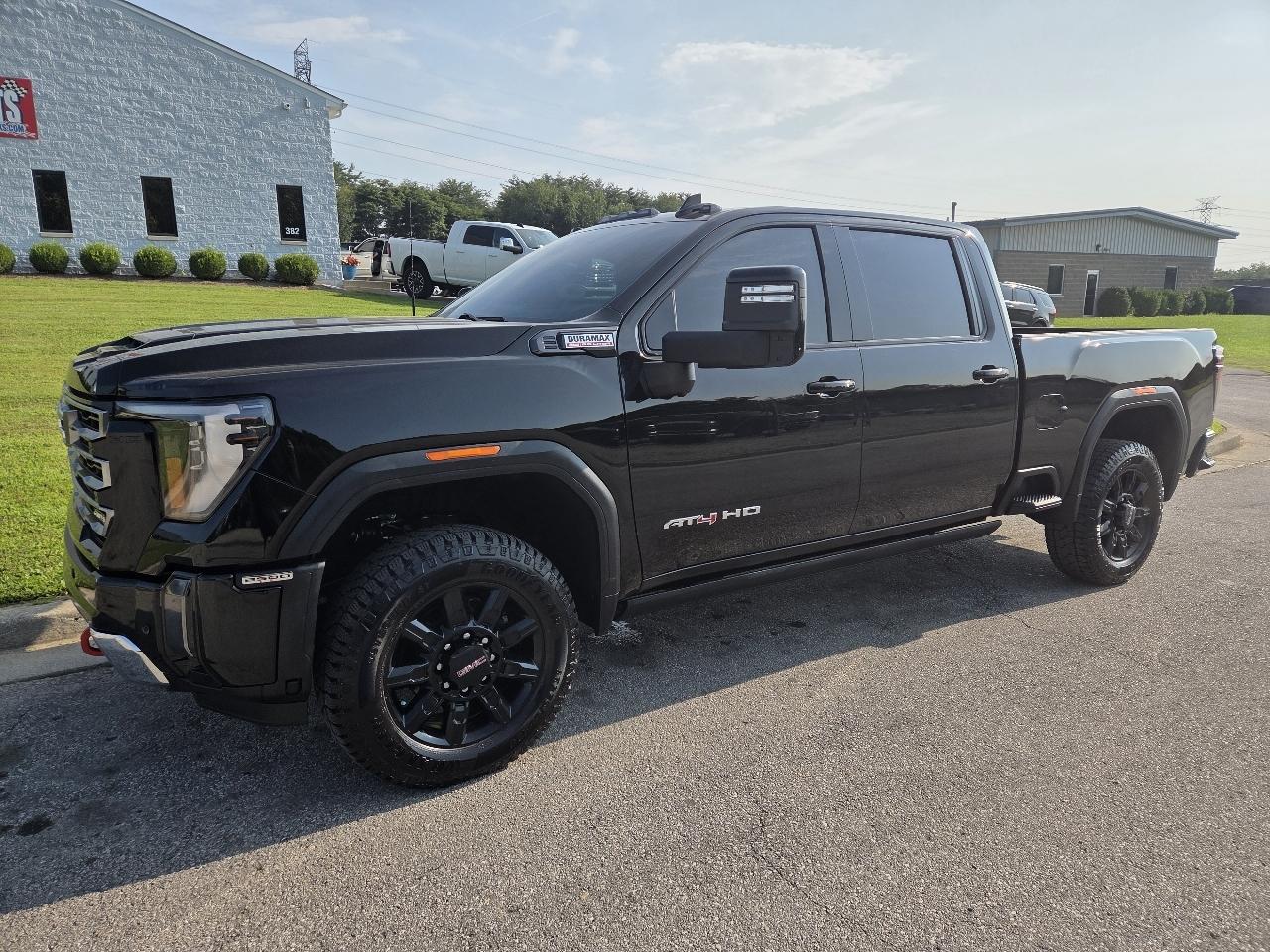 GMC Sierra 2500HD AT4 Crew Cab 4WD 2024