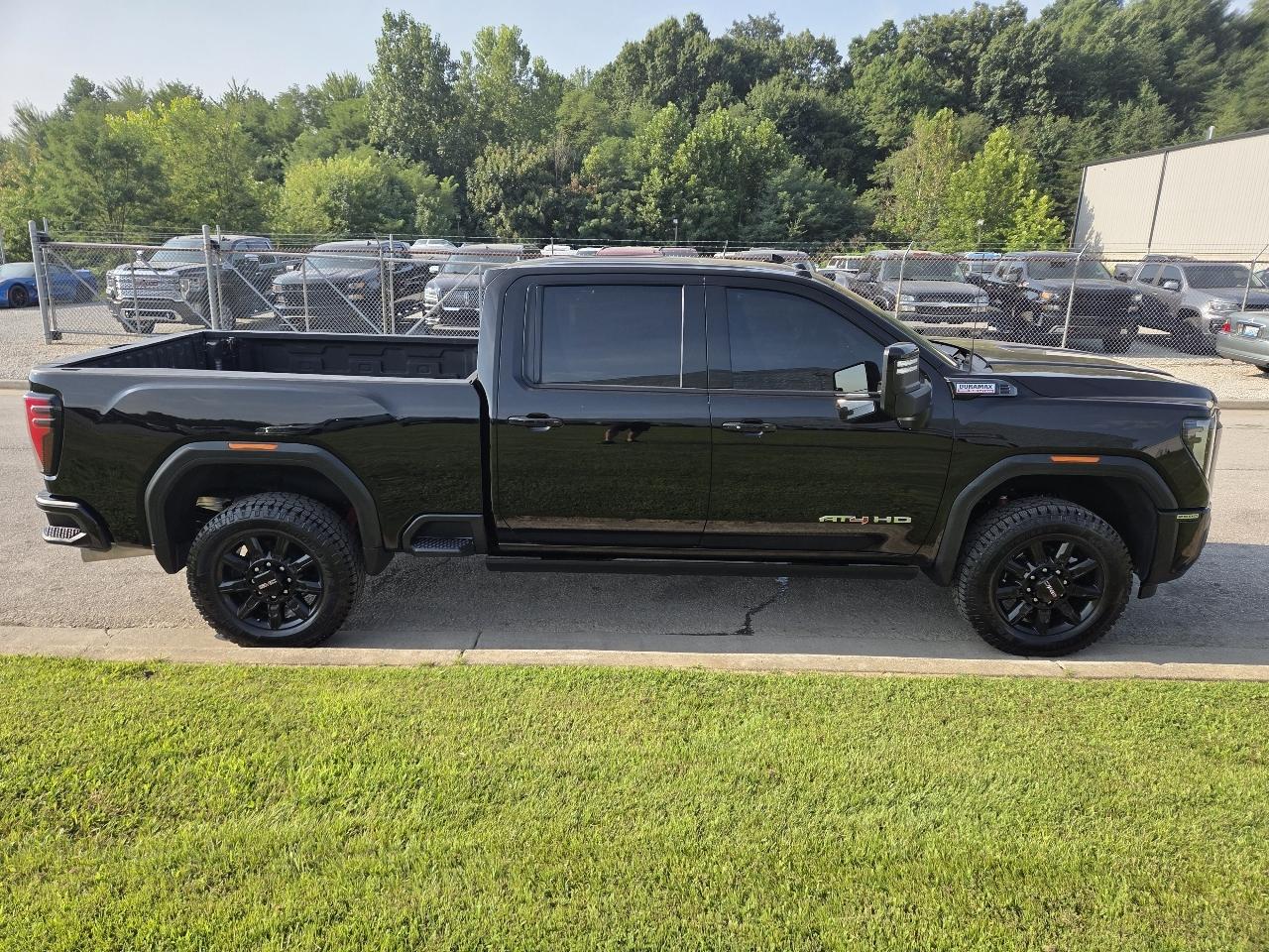 GMC Sierra 2500HD AT4 Crew Cab 4WD 2024