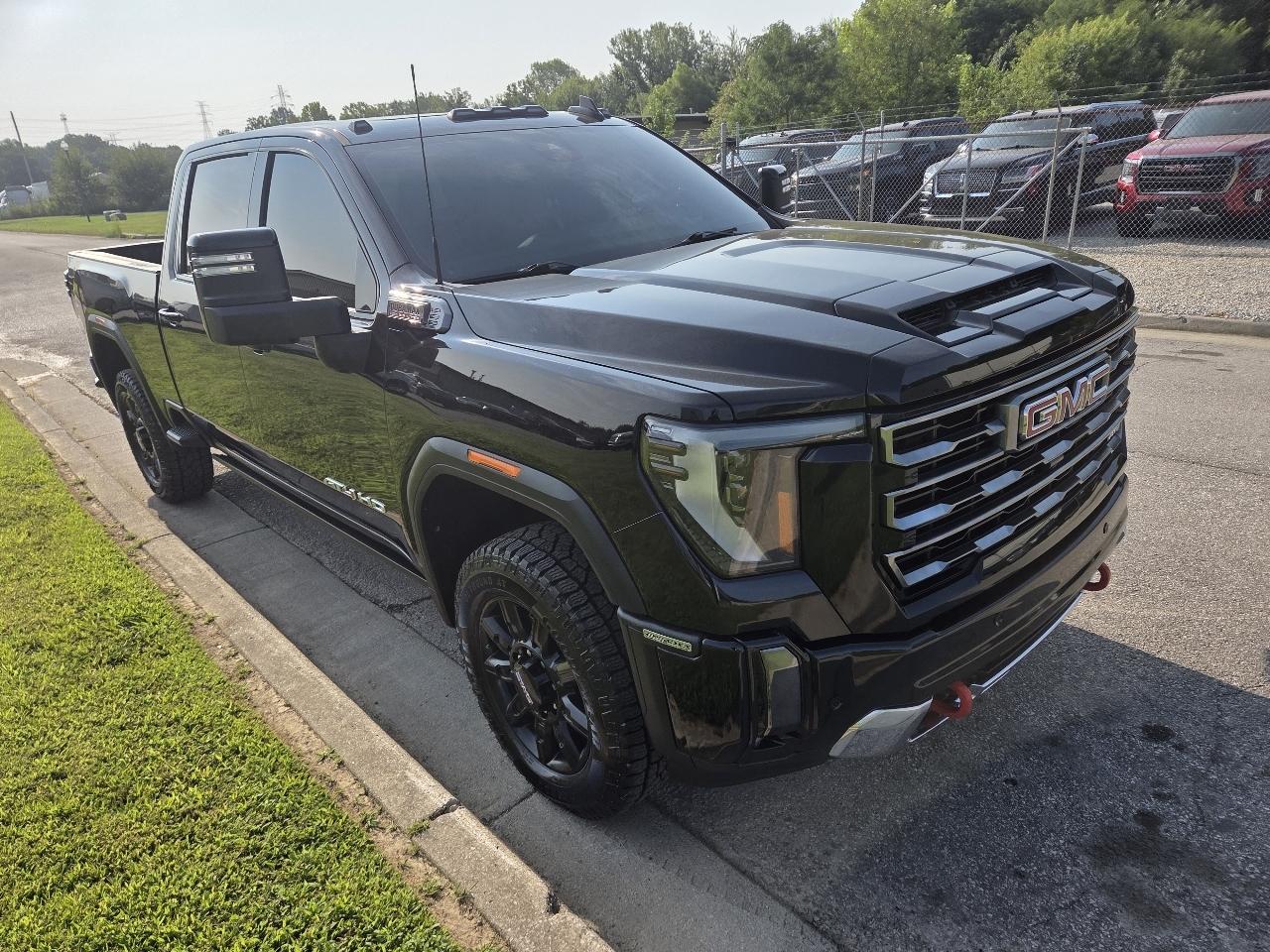 GMC Sierra 2500HD AT4 Crew Cab 4WD 2024