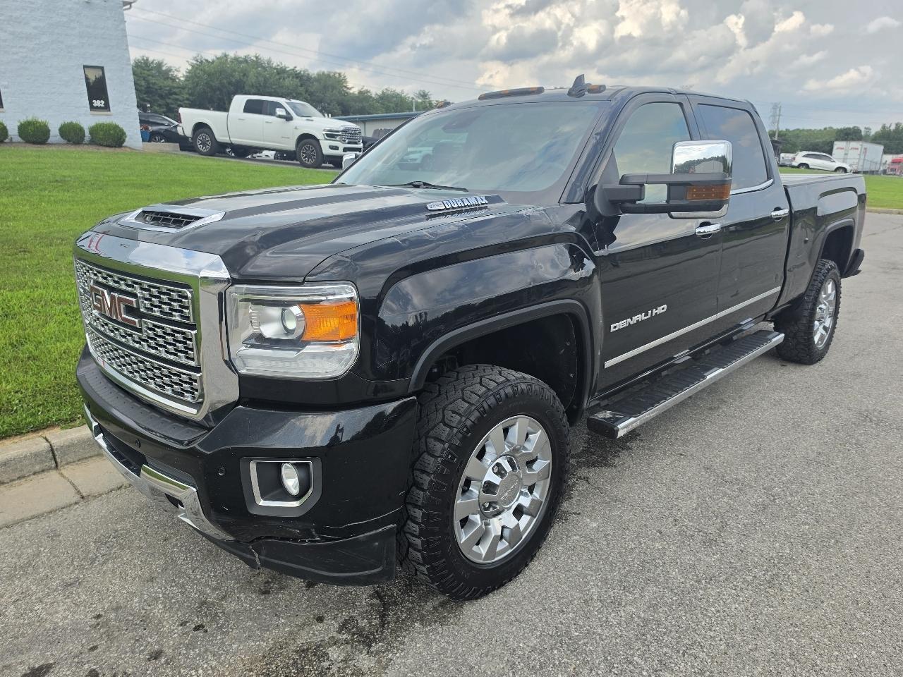 GMC Sierra 2500HD Denali Crew Cab 4WD 2019