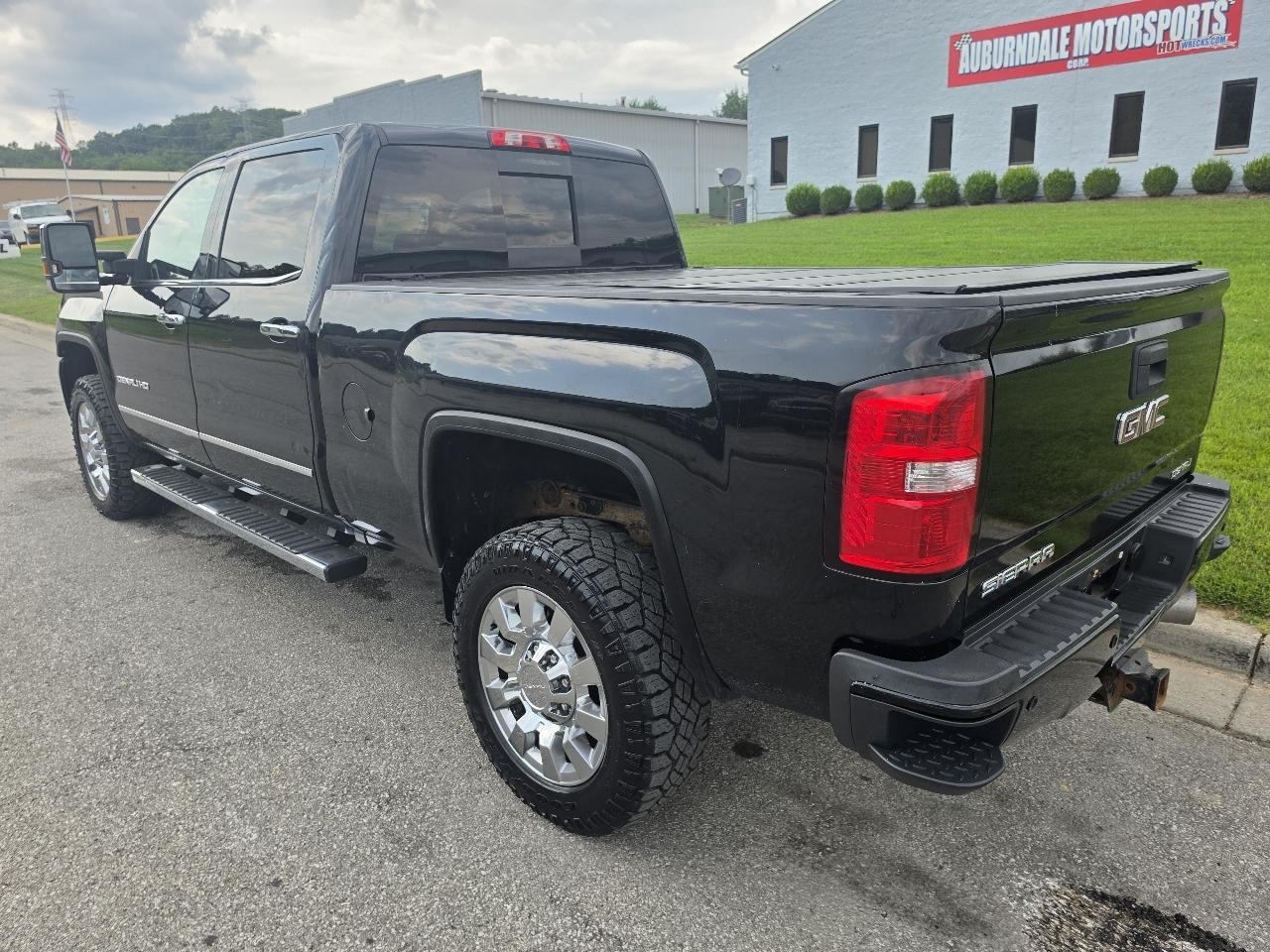 GMC Sierra 2500HD Denali Crew Cab 4WD 2019