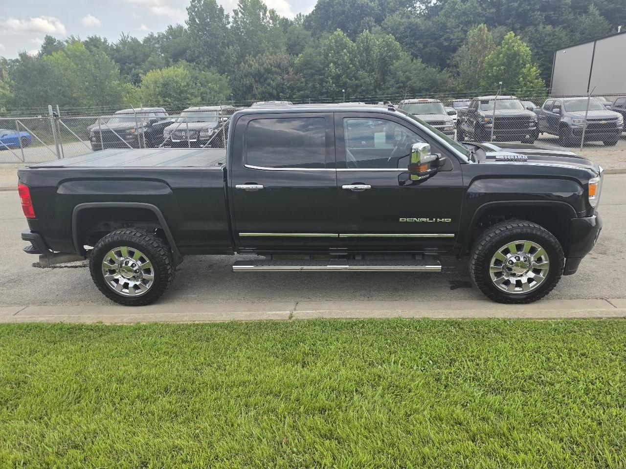 GMC Sierra 2500HD Denali Crew Cab 4WD 2019