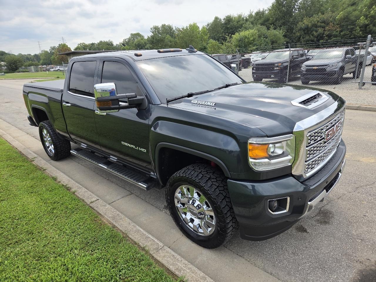 GMC Sierra 2500HD Denali Crew Cab 4WD 2019