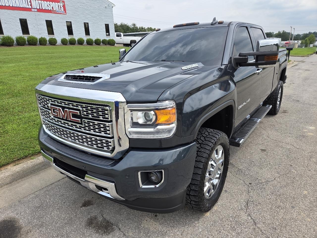 GMC Sierra 2500HD Denali Crew Cab 4WD 2019
