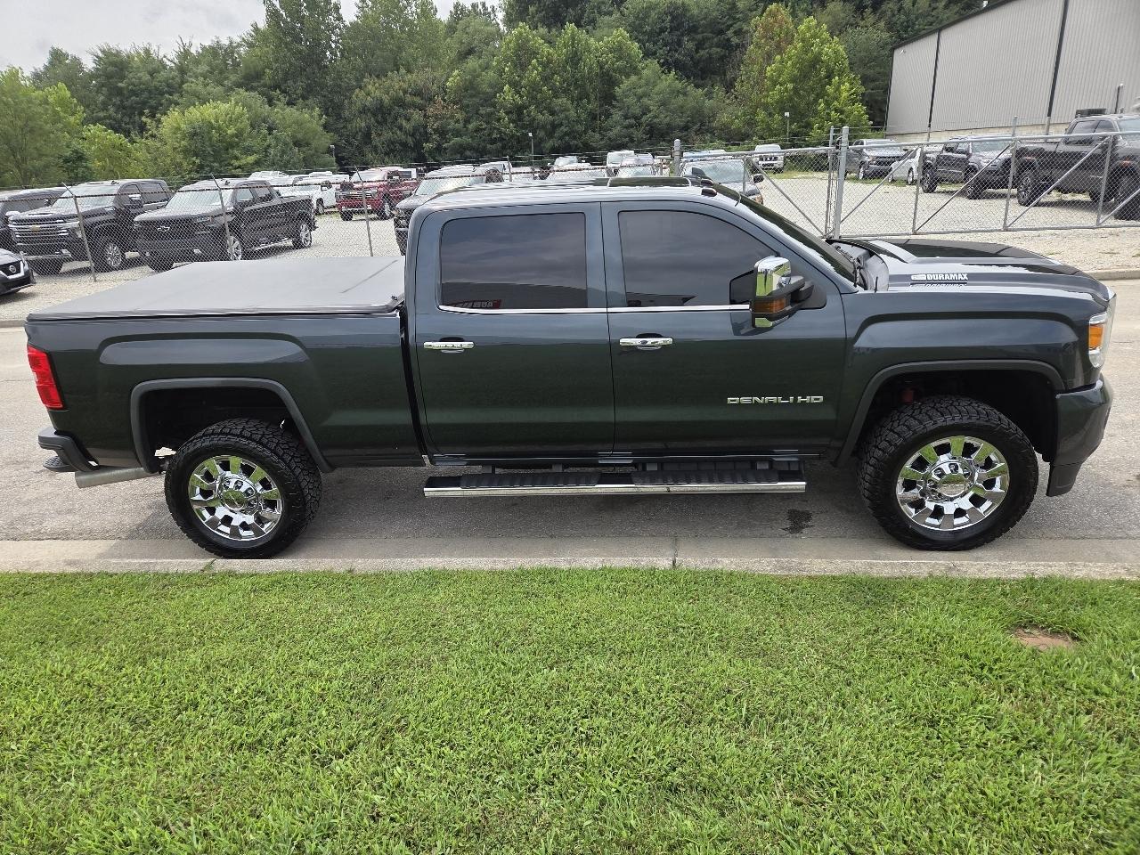 GMC Sierra 2500HD Denali Crew Cab 4WD 2019