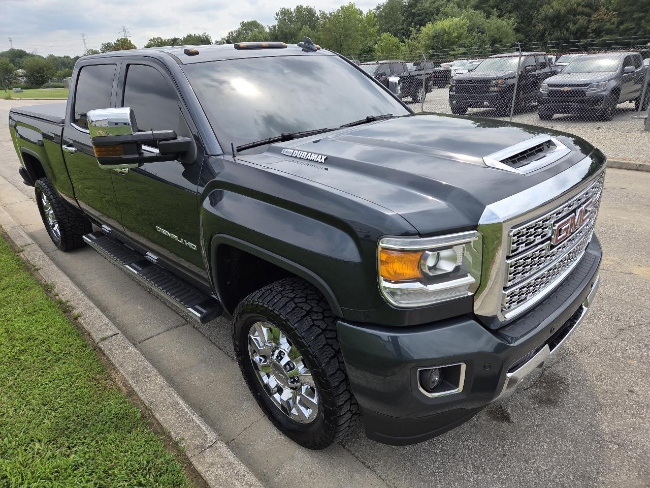 GMC Sierra 2500HD Denali Crew Cab 4WD 2019