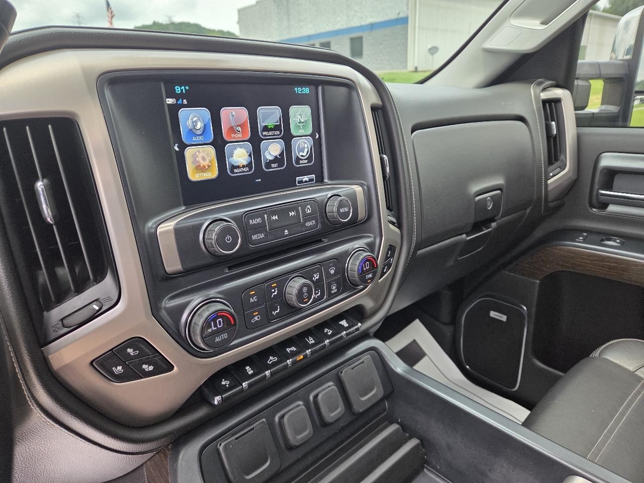 GMC Sierra 2500HD Denali Crew Cab 4WD 2019