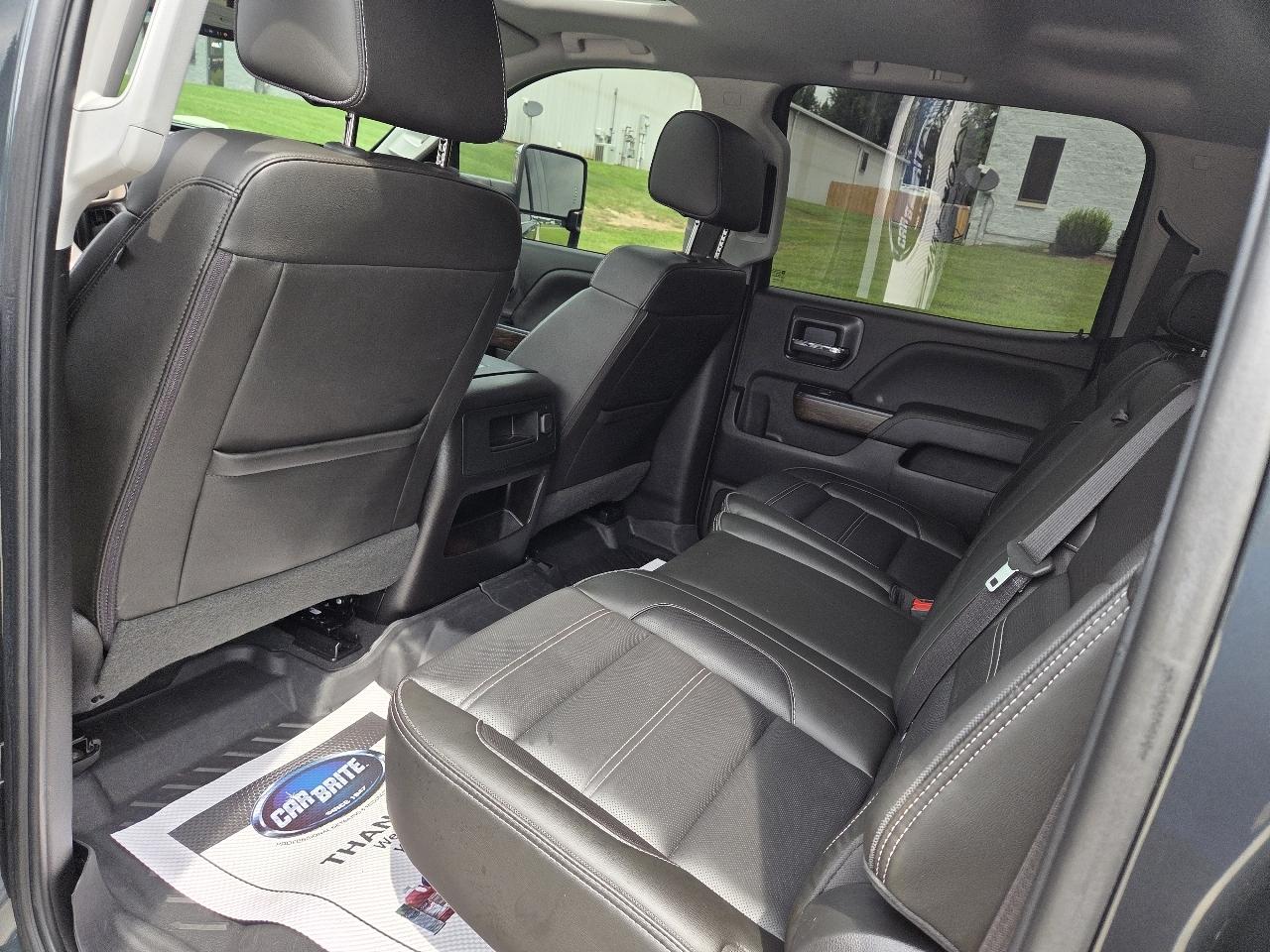 GMC Sierra 2500HD Denali Crew Cab 4WD 2019