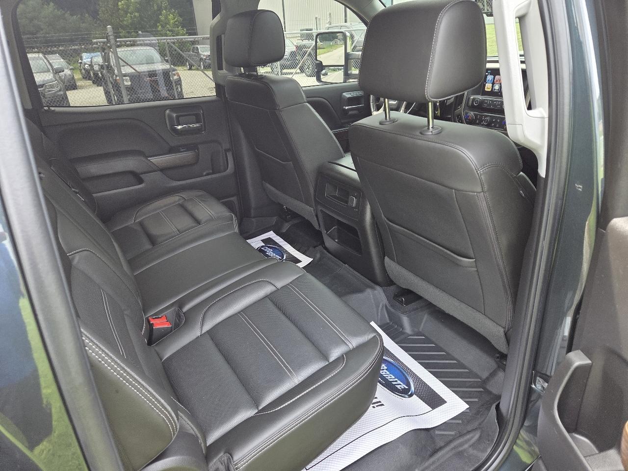 GMC Sierra 2500HD Denali Crew Cab 4WD 2019