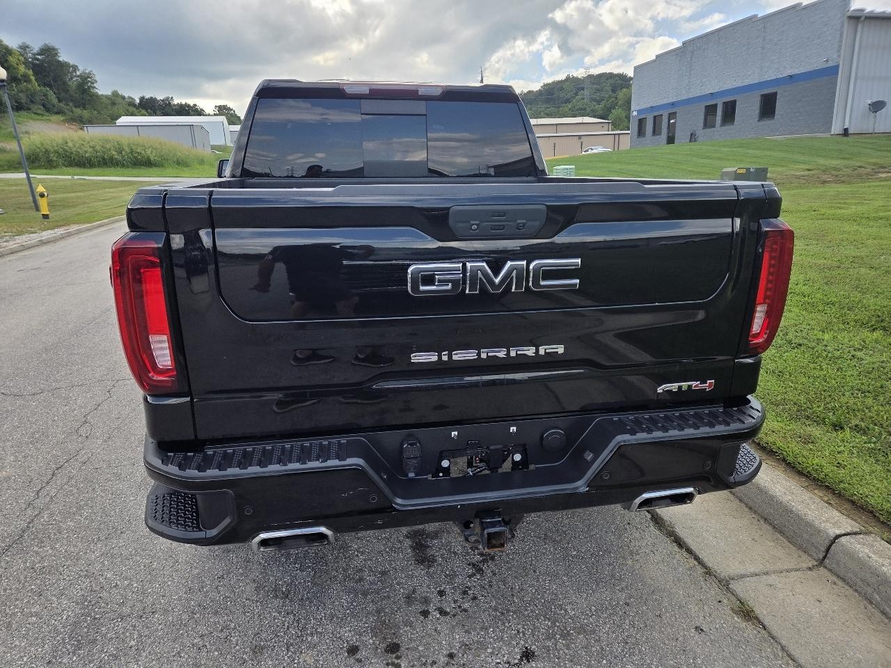 GMC Sierra 1500 AT4 Crew Cab Short Box 4WD 2021