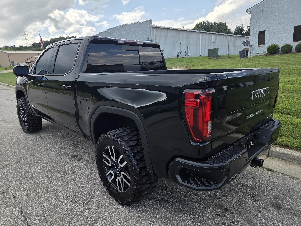 GMC Sierra 1500 AT4 Crew Cab Short Box 4WD 2021