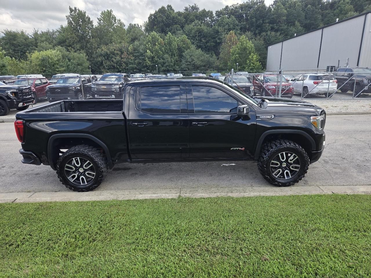 GMC Sierra 1500 AT4 Crew Cab Short Box 4WD 2021