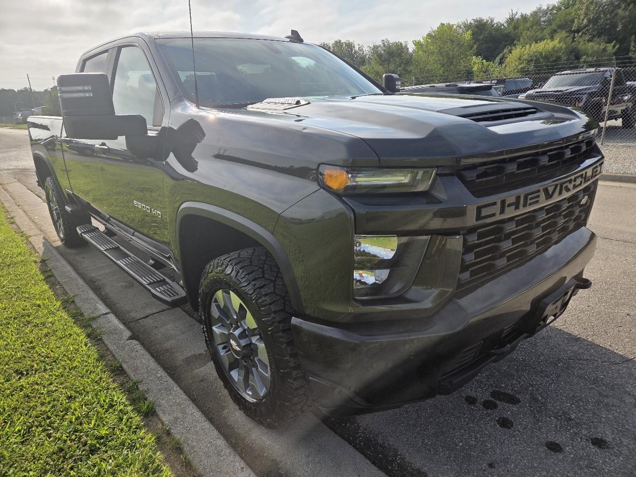 Chevrolet Silverado 2500HD Custom Crew Cab Short Box 4WD 2023