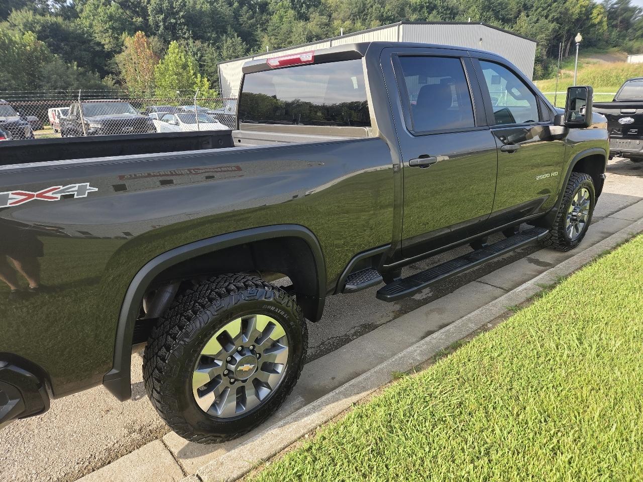 Chevrolet Silverado 2500HD Custom Crew Cab Short Box 4WD 2023