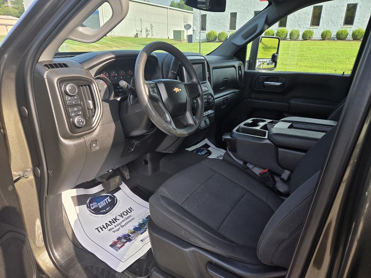 Chevrolet Silverado 2500HD Custom Crew Cab Short Box 4WD 2023