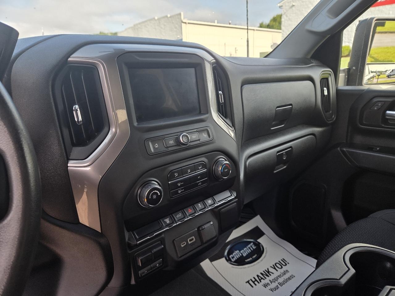 Chevrolet Silverado 2500HD Custom Crew Cab Short Box 4WD 2023